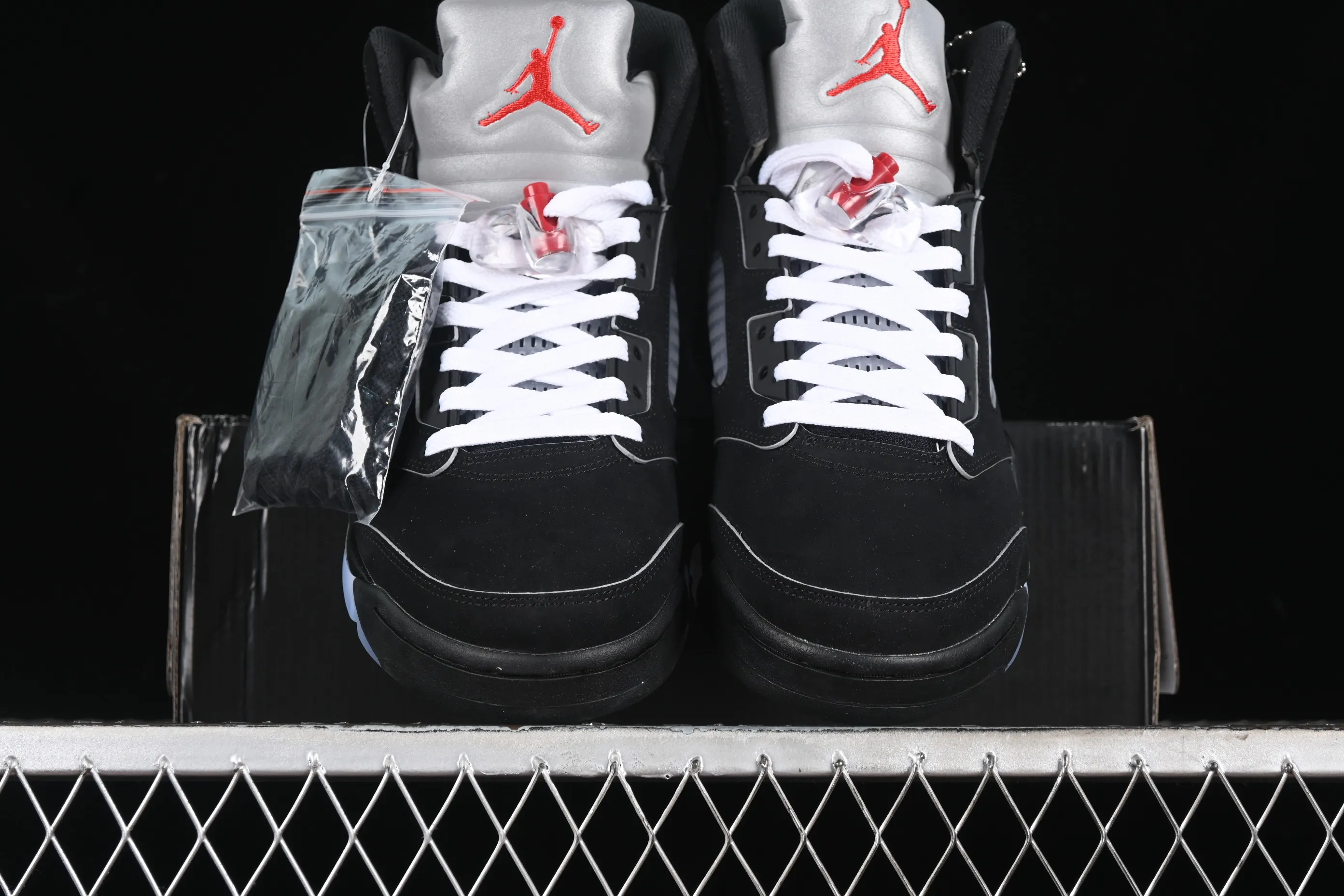 All categories Air Jordan Jordan series basketball shoes Air Jordan 5 pure original version Air Jordan 5 Black "Metallic Reimagined" AJ5 Joe 5 black silver HF3975-001